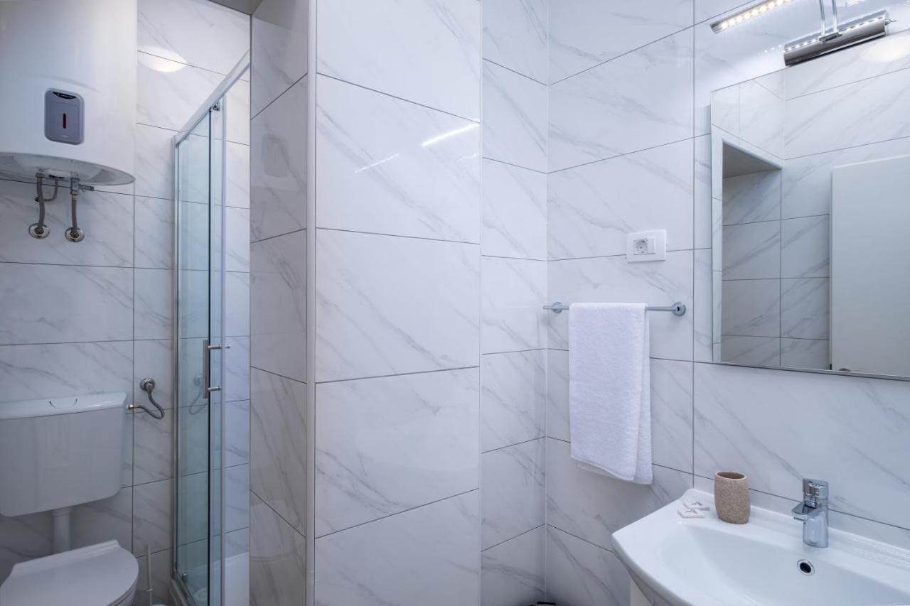 Studio Apartment Brigita มลินี ภายนอก รูปภาพ